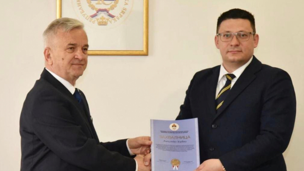 Predsedniku Srpske lige Aleksandru Đurđevu uručena zahvalnica Narodne skupštine Republike Srpske (FOTO)