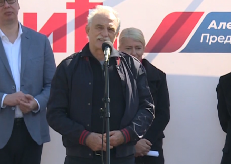 VUČIĆ U RAŠKI Pred izlazak na binu dobio sam ponudu! (FOTO/VIDEO)