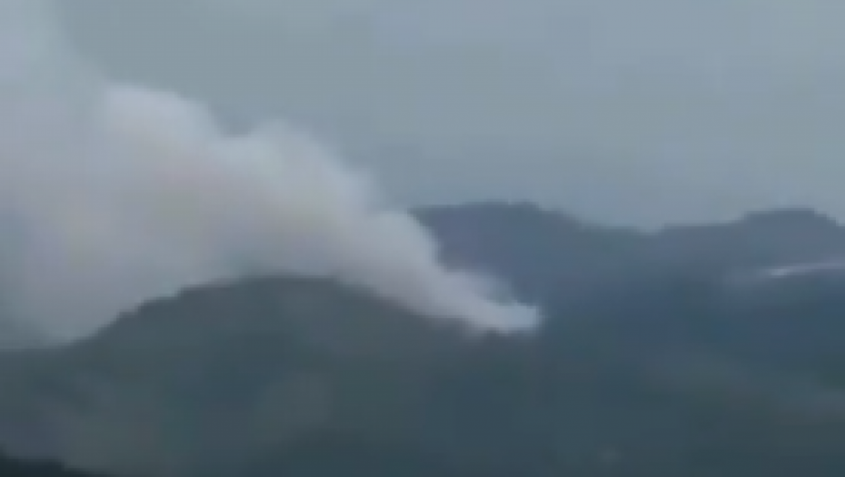 PRVI SNIMCI PADA BOINGA 737! Stravičan prizor u Kini! Hulja dim, u toku spasilačka akcija! (VIDEO)