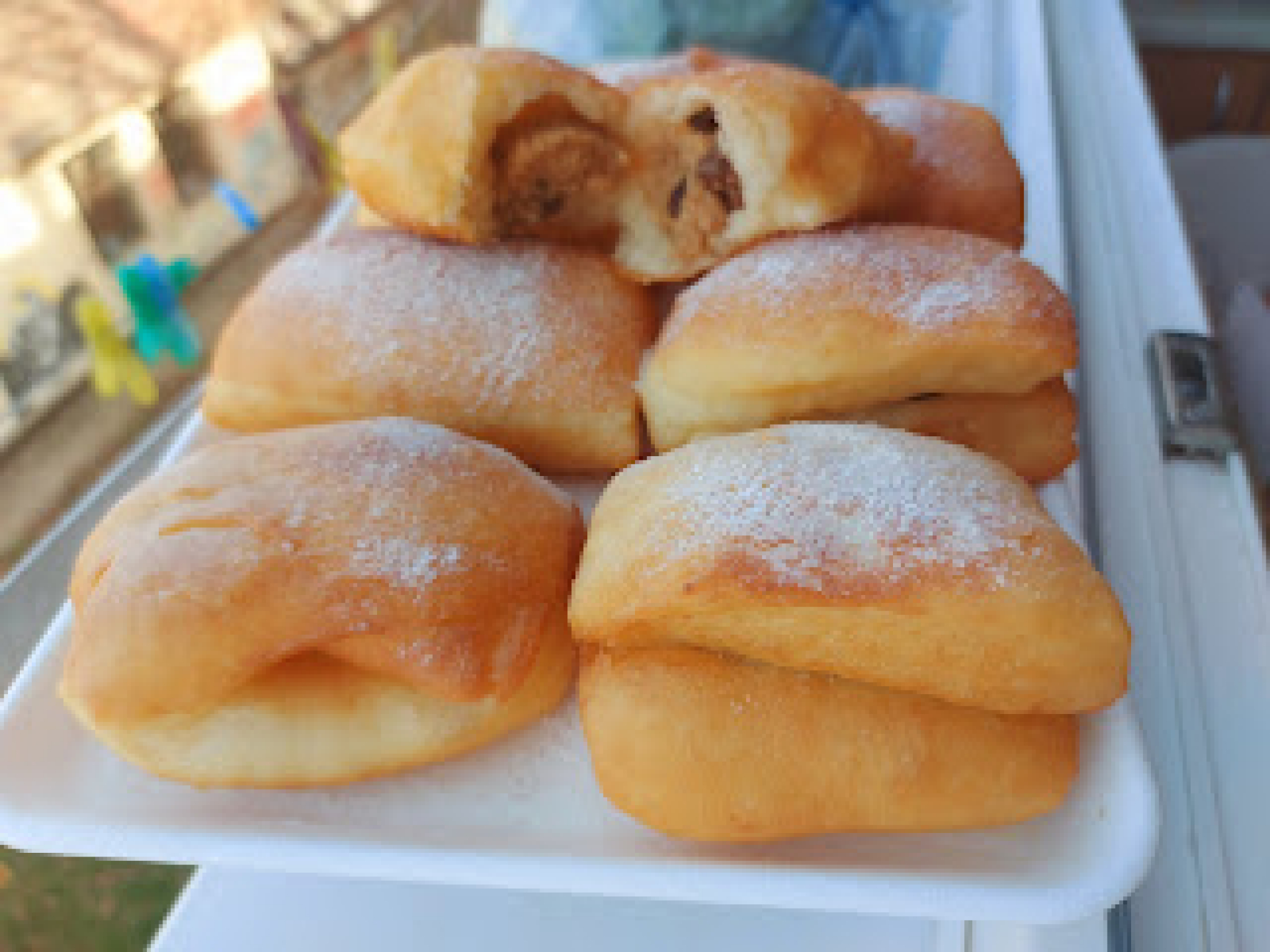 ZASLADITE SE I UŽIVAJTE  Domaće kiflice sa suvim grožđem i orahom, posno, a tako dobro