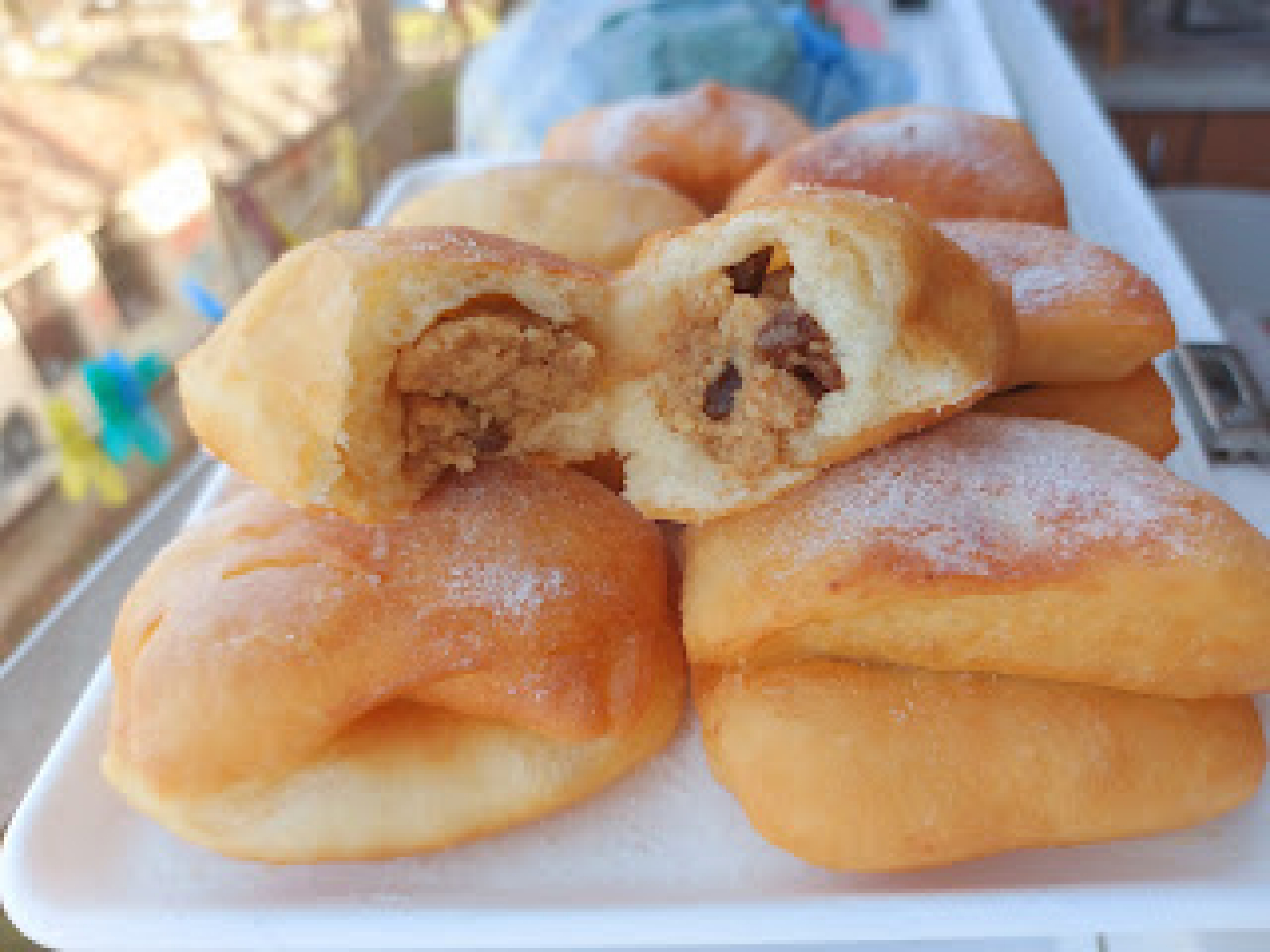 ZASLADITE SE I UŽIVAJTE  Domaće kiflice sa suvim grožđem i orahom, posno, a tako dobro