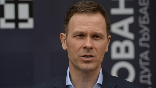 U TOKU PRIJAVE ZA NOVIH 200 EVRA OD DRŽAVE Ministar jasno poručio: Postoji tačan rok i neće se pomerati