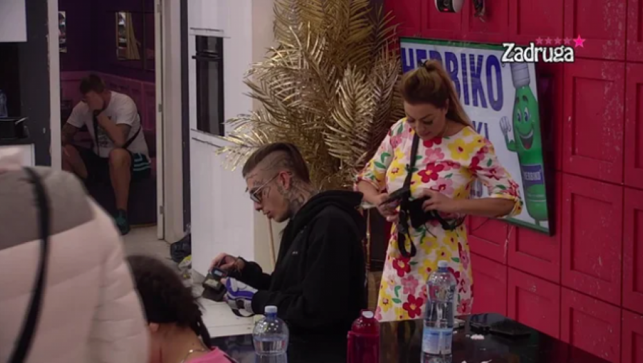 MOJI LJUBAVNI ODNOSI SU BOLESNI! Car iskreno o svojoj sreći u Zadruzi, Aleks ponizila Dejana, a evo ko je za Sandru najnesrećniji!