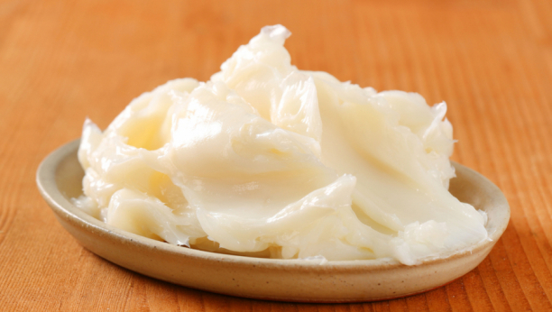 NAŠE BAKE NISU MAST KORISTILE SAMO ZA JELO Svi smo se začudili kada smo videli za šta su je još upotrebljavale