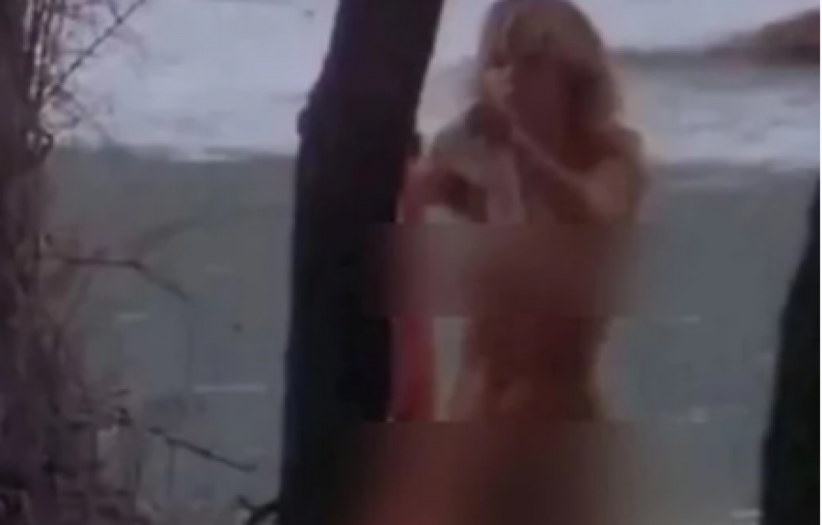 SVI JE PAMTE PO SCENI U KOJOJ JE GOLA! Više od tri decenije nije snimila ni jedan film, a evo čime se danas bavi glumica i kako izgleda! (FOTO)