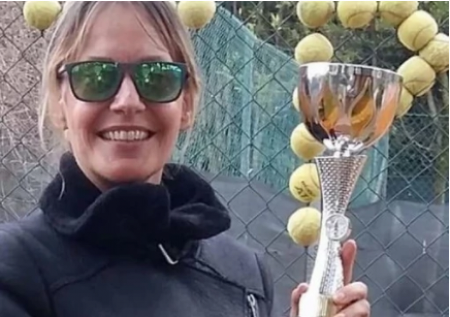 SVI JE PAMTE PO SCENI U KOJOJ JE GOLA! Više od tri decenije nije snimila ni jedan film, a evo čime se danas bavi glumica i kako izgleda! (FOTO)