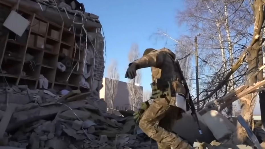 BOMBARDOVAN MIKOLAJEV Rusi pogodili stratešku luku (VIDEO)