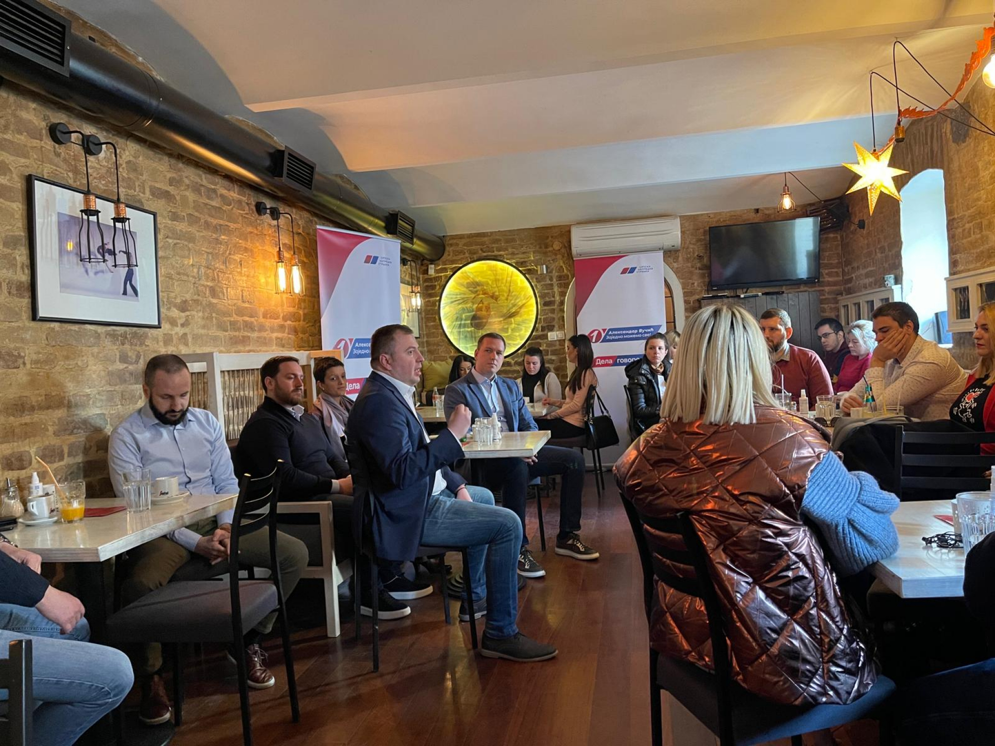 KANDIDATI SNS PORUČILI Ulaganje u mlade je ulaganje u budućnost (FOTO)