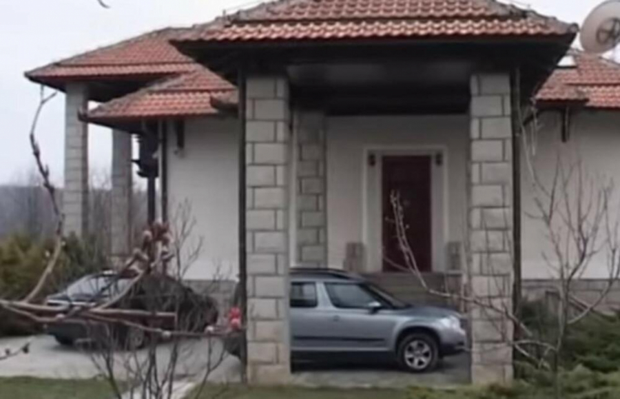 KUPILA SAM DRVA Vesna Zmijanac spremno dočekuje zimu