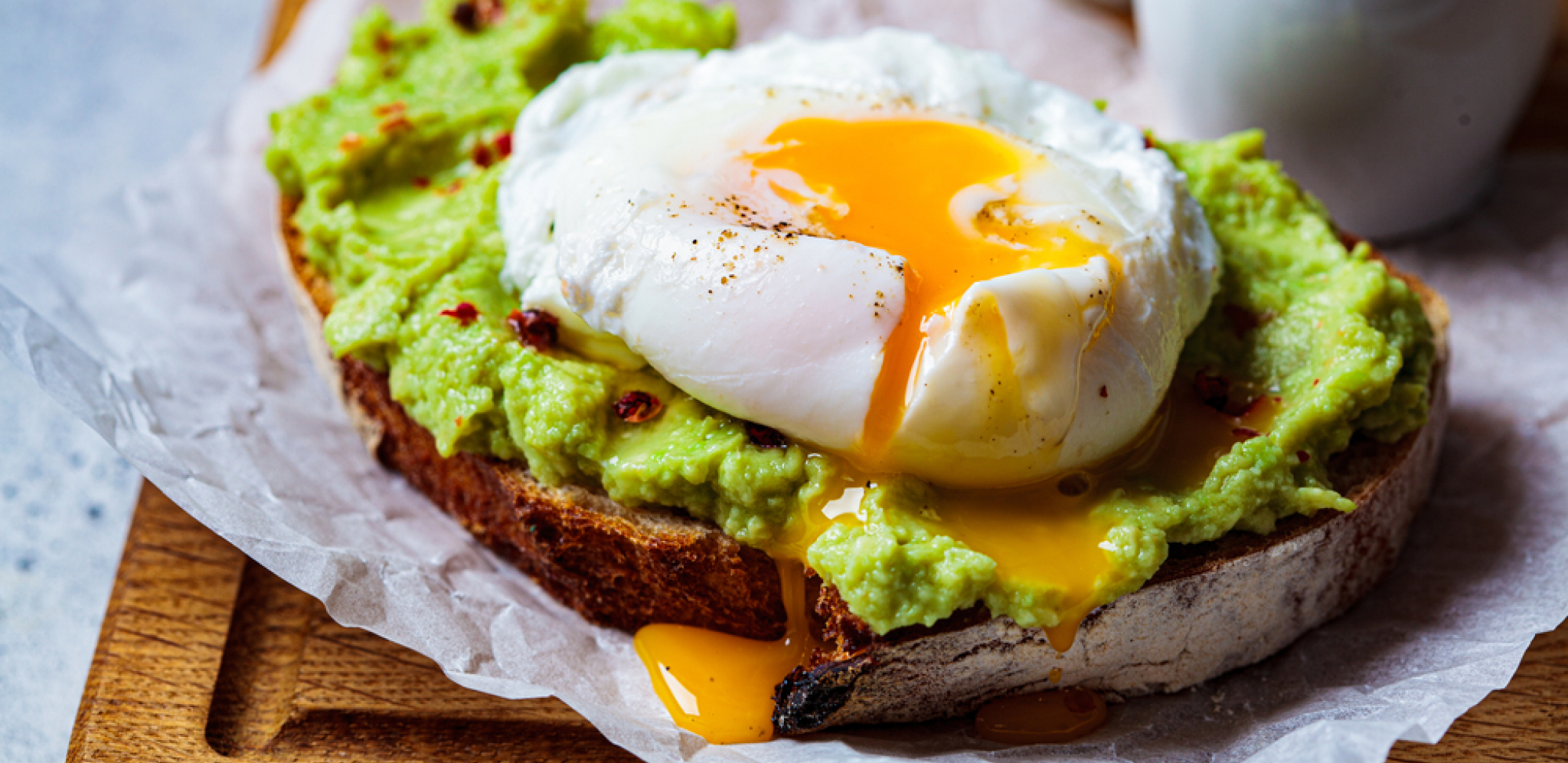 Zdrav doručak: Tost sa avokadom i jajem