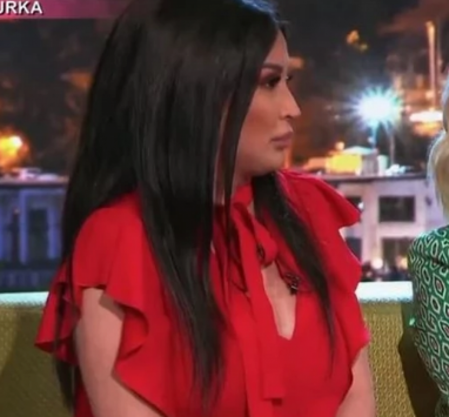 ZEMLJA JE RAVNA, BROD VRAĆA LJUDE SA KRAJA SVETA! Andreana Čekić šokirala izjavom uživo u emisiji, voditelj i gosti zanemeli od šoka nakon ovih reči!