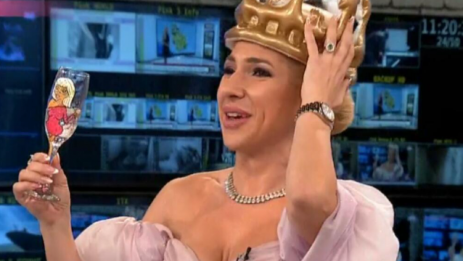 ZVONCEM SMIRIVALA GOSTE U STUDIJU! Jovana Jeremić ne prestaje da šokira javnost, evo šta je sad uradila!