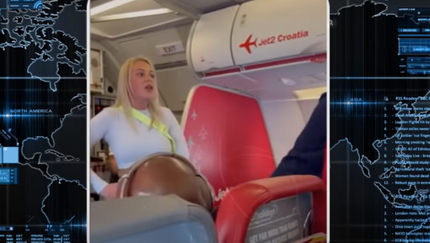 NEZAPAMĆENI SKANDAL U AVIONU Zbog uobičajene stvari ova žena je šamarala putnike i maltretirala osoblje (VIDEO)
