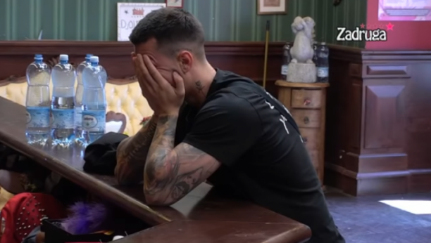 DOŽIVEO TOTALNO POMRAČENJE! Mateja urlao iz sveg glasa na Anđelu, pa izleteo iz paba, ona ga preklinjala da se smiri!