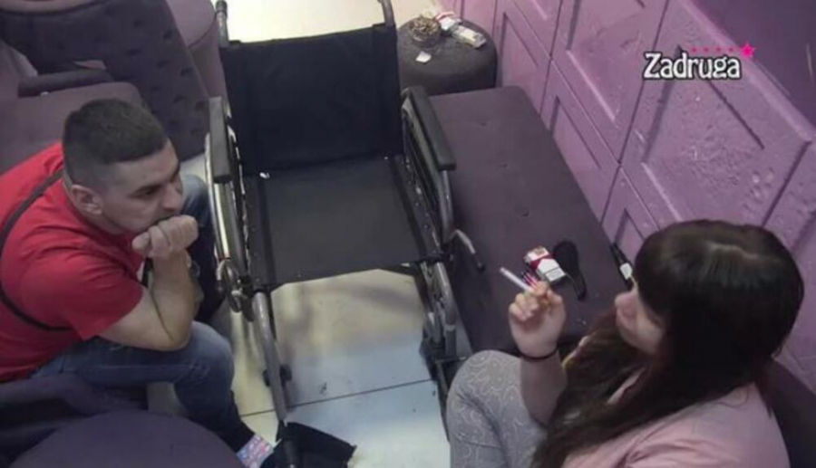 MILJANA ŠUTNULA BEBICU! Zadrugarka presekla, on joj besan sasuo sve u lice, a onda se desilo nešto potpuno neočekivano! (VIDEO)