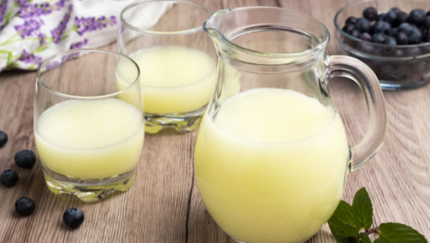 IZBORITE SE SA PROLEĆNIM UMOROM Magični napitak povratiće vam energiju za pet minuta, a najbolje od svega je to što je preukusan!