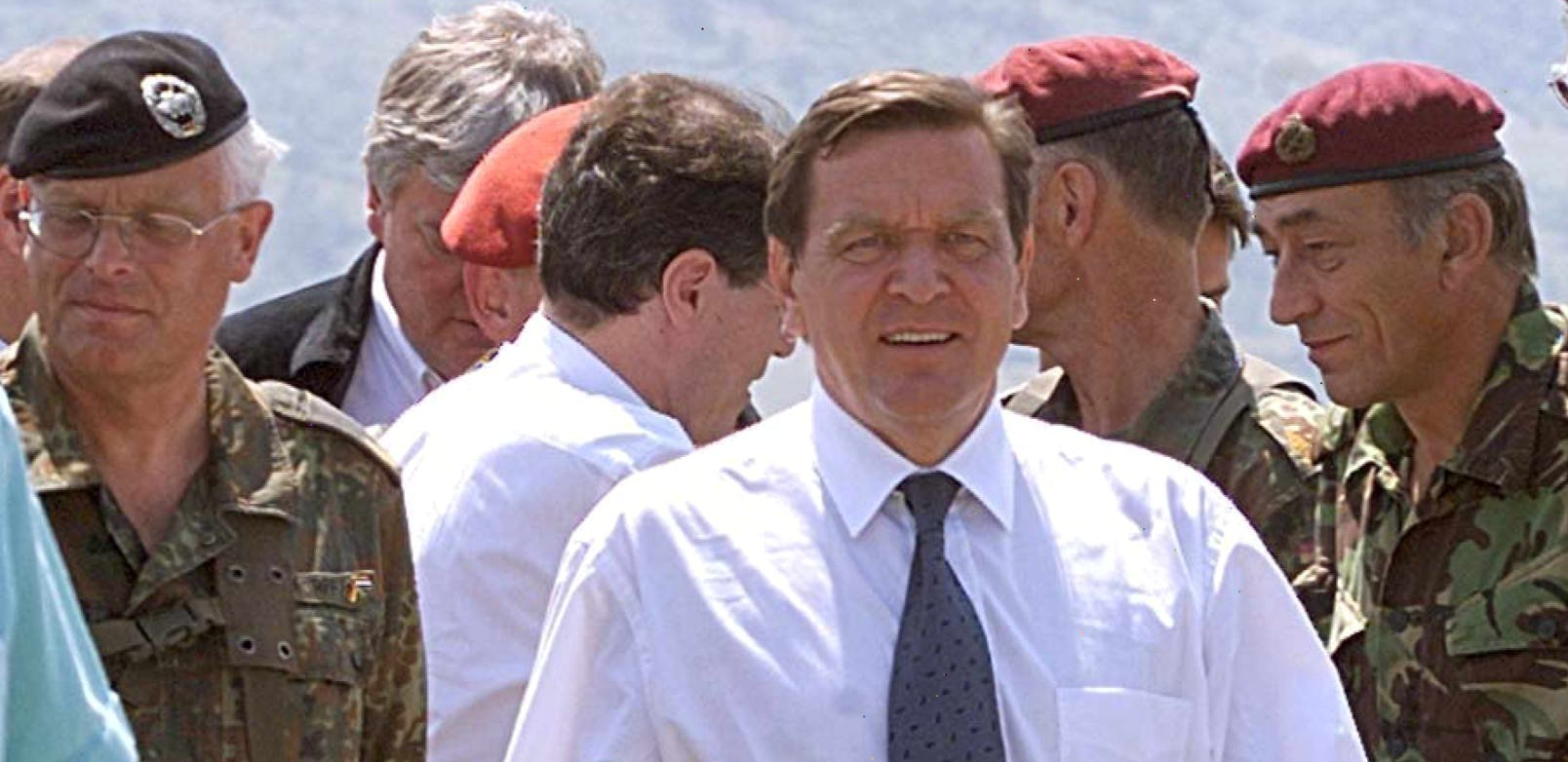 ŠREDER NA UDARU ZBOG STAVA O RUSIJI! Nemački Univerzitet Getingen traži da vrati počasni doktorat