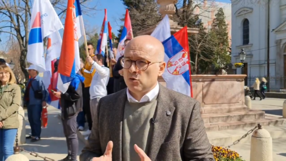 VUČEVIĆ OBIŠAO SREMSKI BISER Teško je naći grad koji tako dobro oslikava spoj savremenog i prošlog kao što su prelepi Sremski Karlovci (VIDEO)