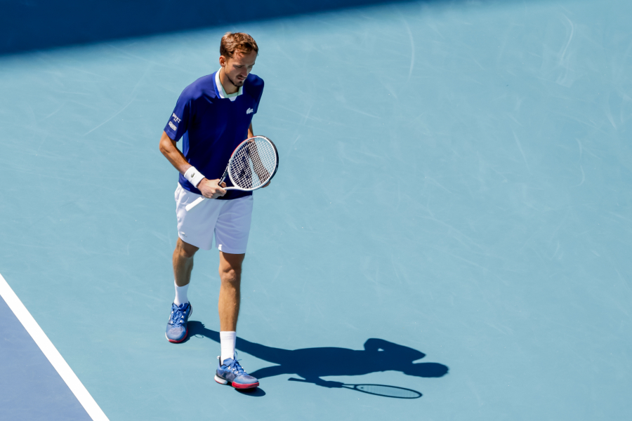 RUS OPASNO PRETI Medvedev po svaku cenu želi da zbaci Novaka sa trona!