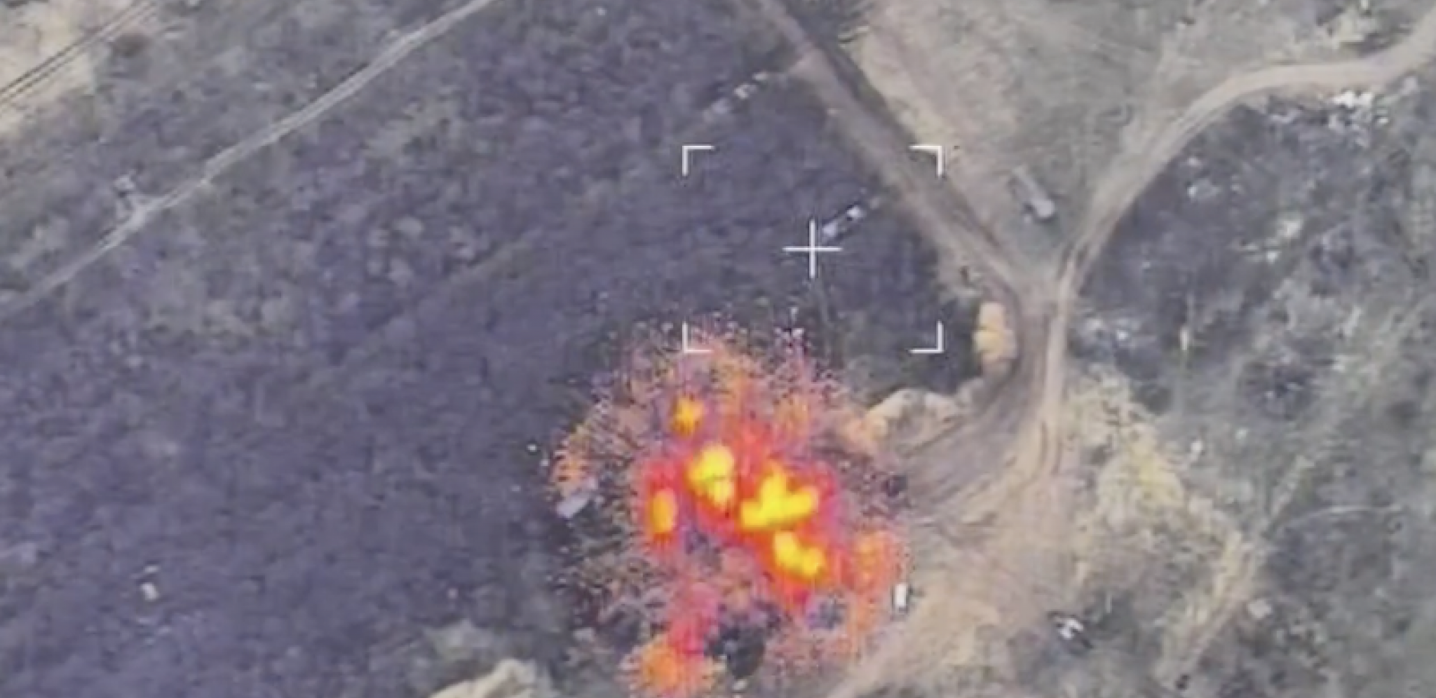 NOVI SNIMAK PRECIZNOG RAKETNOG UDARA Rusi dronom uništili najmoćniju artiljeriju Ukrajinaca (VIDEO)