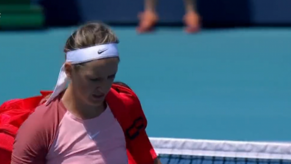 TENISKI SVET U ŠOKU! Bruka: Gubila od klinke pa se pokupila i otišla sa terena!