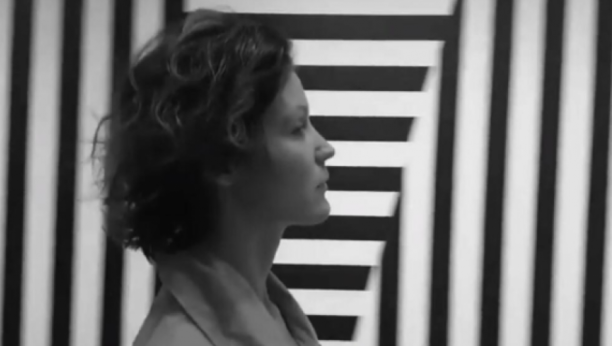 SVI JE ZNATE KAO NECINU DRUGARICU IZ KULTNE SERIJE! Srbija je obožavala glumicu, naprasno je promenila profesiju, a evo kako danas izgleda! (FOTO)