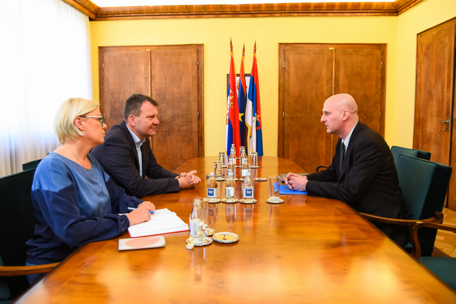 IZ POKRAJINSKE VLADE: Nastavak podrške  Nacionalnom savetu rumunske nacionalne manjine