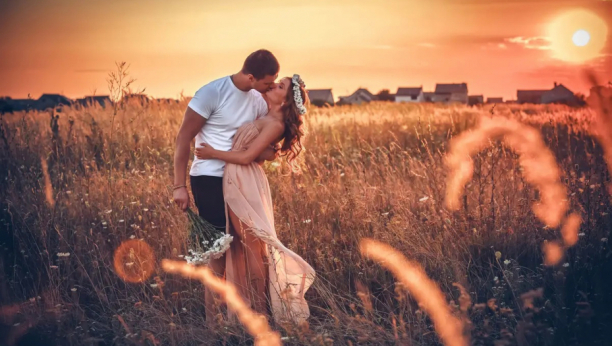 HOROSKOP ZA UTORAK, 5. APRIL Škorpije i  Vodolije čeka unapređenje, Lava ozvaničenje veze, a Blizance neprijatne vesti