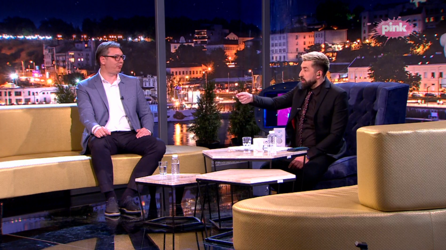 PREDSEDNIK U EMISIJI AMI G SHOW Vučić demonstrirao ogromno znanje: Znam svaku opštinu u Srbiji! (FOTO/VIDEO)