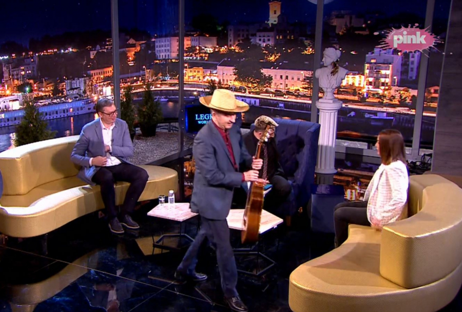 PREDSEDNIK U EMISIJI AMI G SHOW Vučić demonstrirao ogromno znanje: Znam svaku opštinu u Srbiji! (FOTO/VIDEO)