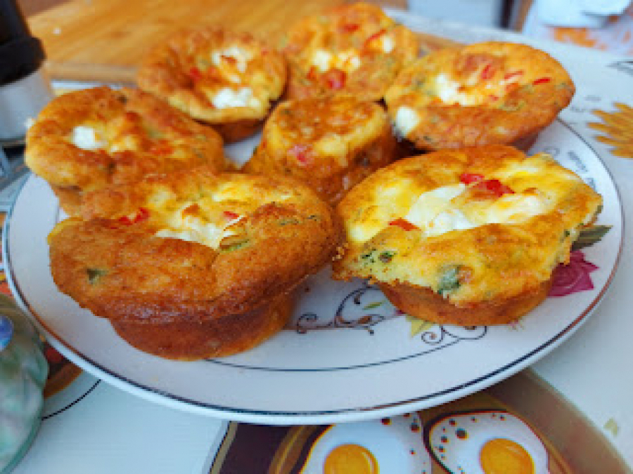 NA MALO DRUGAČIJI NAČIN Spremite kajganu sa mladim lukom (VIDEO)