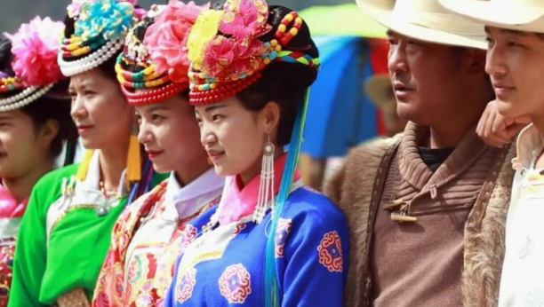 ONE DRŽE SVU MOĆ U SVOJIM RUKAMA Poslednje kraljevstvo žena na planeti, imaju koliko god ljubavnika žele, a decu odgajaju same