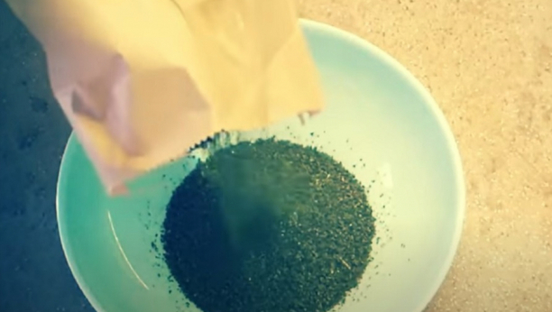 NAPRAVITE SAMI BRAŠNO OD KOPRIVE, NE KOŠTA NIŠTA: Jedna kašika je prava vitaminska bomba