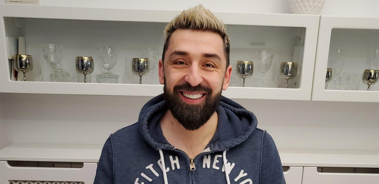 JOŠ JEDNO OBEĆANJE ISPUNJENO! Aleksandar Vučić poklonio Ognjenu Amidžiću duksericu! (FOTO)