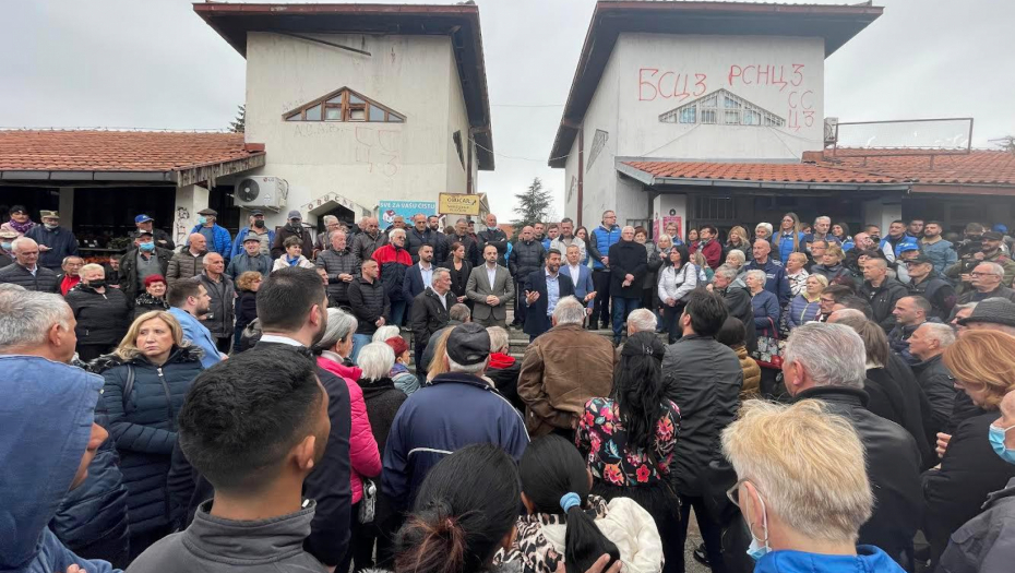 VELIKI SNOVI POSTALI SU VELIKA DELA Кandidati SNS Aleksandar Šapić, Đorđe Todorović i Jelena Milivojević obišli Resnik (FOTO/VIDEO)
