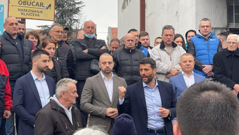 VELIKI SNOVI POSTALI SU VELIKA DELA Кandidati SNS Aleksandar Šapić, Đorđe Todorović i Jelena Milivojević obišli Resnik (FOTO/VIDEO)