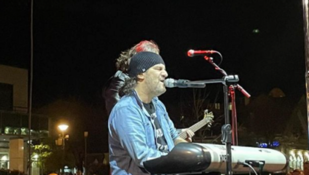 NAJVEĆA ŽURKA NA BALKANU! Aca Lukas je zapalio Arenu, a evo kojom je pesmom pevač otvorio koncert (VIDEO)