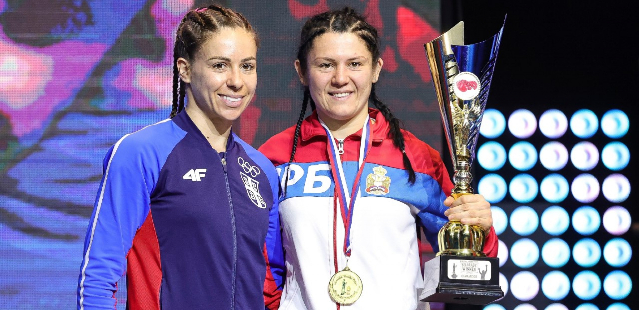 Snežani Šiljković šampionski pehar 59. Beogradskog pobednika u konkurenciji bokserki!