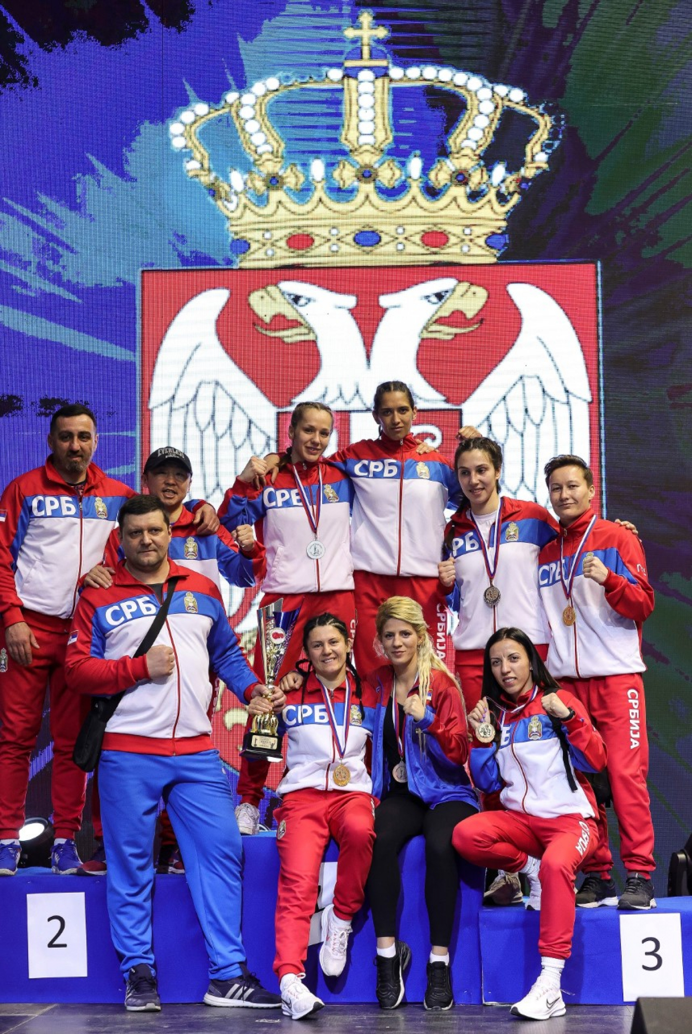 Snežani Šiljković šampionski pehar 59. Beogradskog pobednika u konkurenciji bokserki!