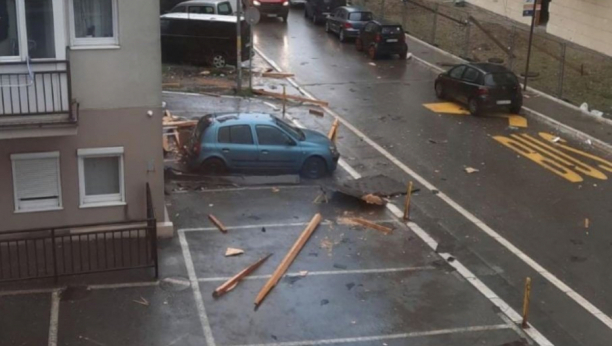 OLUJA ODNELA KROV Nevreme je u nekim beogradskim naseljima nosilo i delove krovova