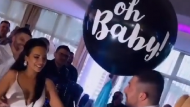 NA VENČANJU SAZNALI POL BEBE! Jelena i Mladen priredili iznenađenje svim prisutnim gostima! (FOTO)