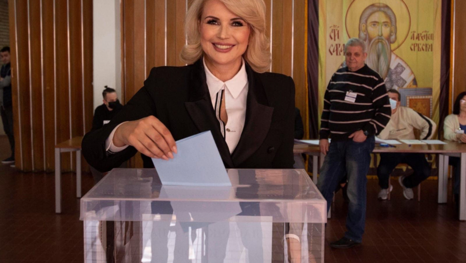 SRBIJA DONOSI ODLUKU Zatvorena birališta! Jezive pretnje naprednjacima, napadnut poslanik SNS (FOTO/VIDEO)