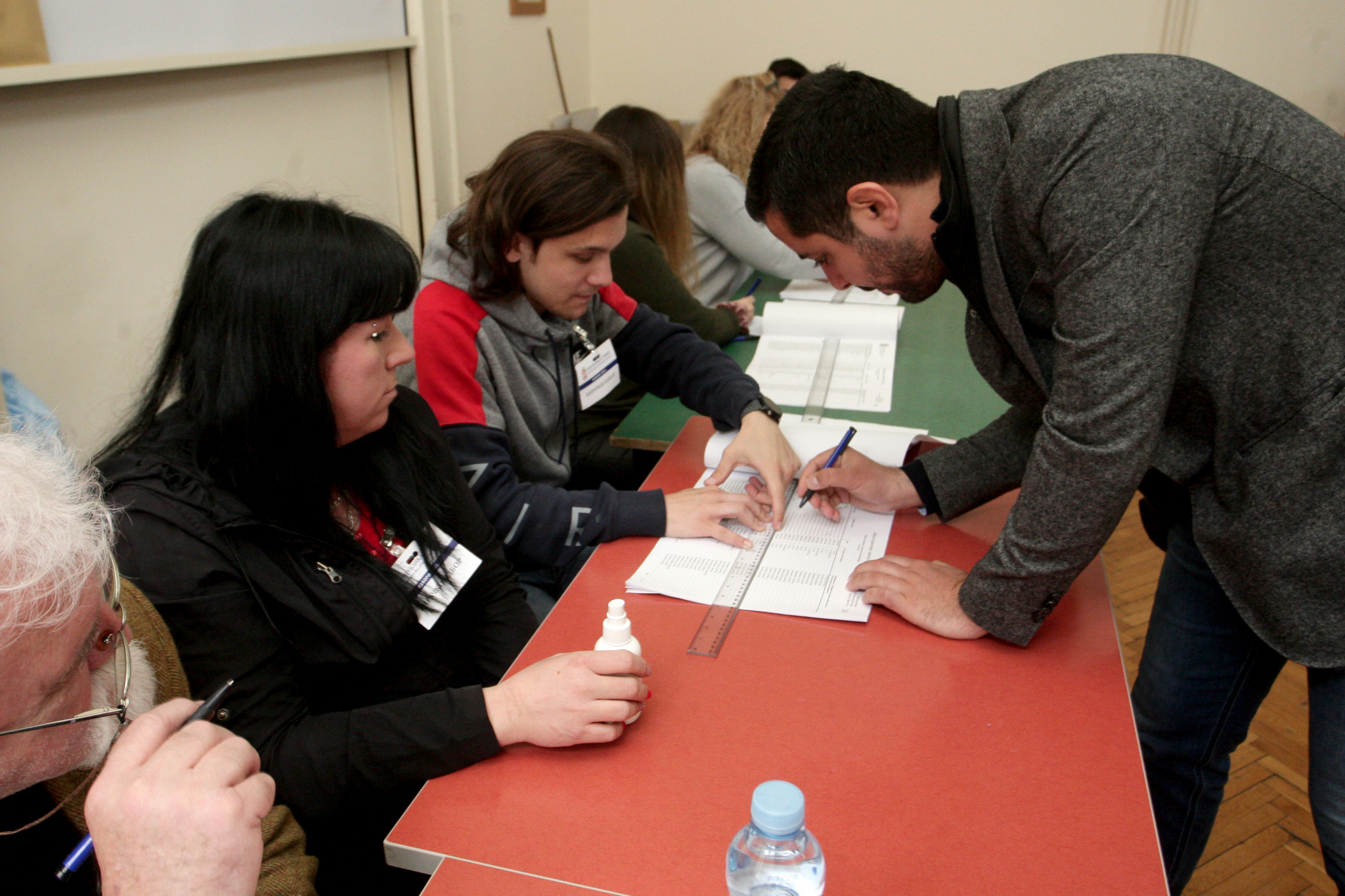TOMISLAV MOMIROVIĆ GLASAO Ministar obavio građansku dužnost (FOTO)
