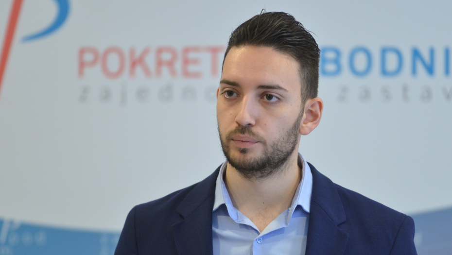 PAVLE GRBOVIĆ STAKLENOM ČAŠOM GAĐAO ČLANOVE SNS Žaklina Tatalović napravila fatalnu grešku i objavila video na kom se vidi sve!