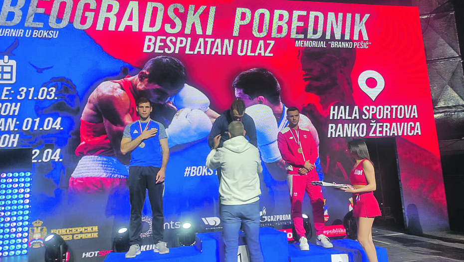 ZAVRŠNA RUNDA Ovako su ALO! RING DEVOJKE ulepšale bokserski spektakl (FOTO)