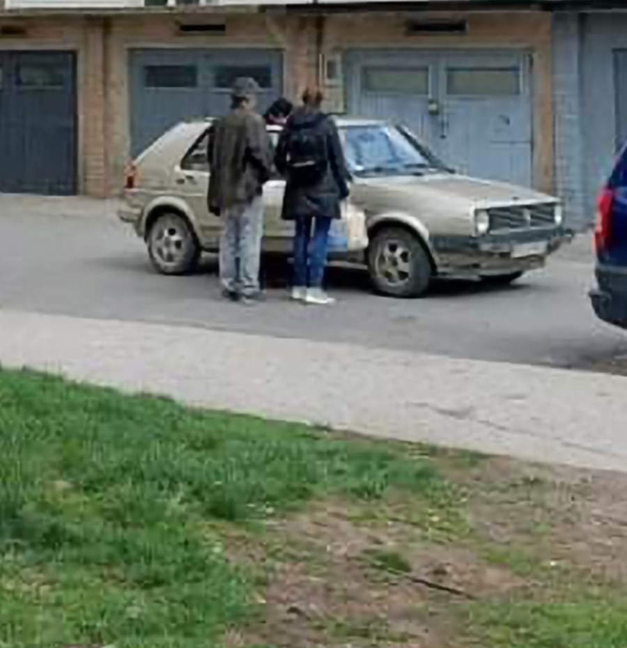 UHVAĆENI NA DELU Predsednica Đilasove stranke Irena Živković u Boru kupuje glasove (FOTO)