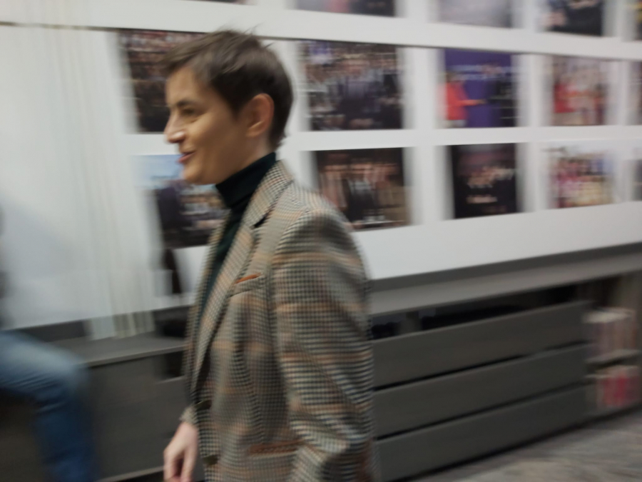 TRUBAČI I SLAVLJE U SNS Vučić ponovo predsednik, SNS ima 44 odsto: Ponosan sam na našu kampanju (FOTO/VIDEO)