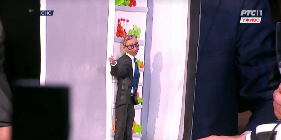 VELIKO SLAVLJE U ŠTABU SNS Trubači i veličanstvena torta: FRIŽIDER IZ KOGA IZLAZI VUČIĆ (FOTO/VIDEO)