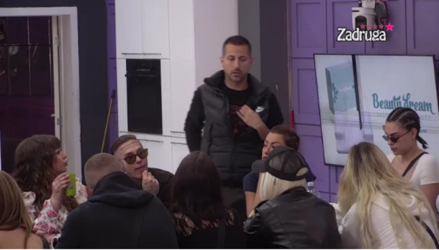 UTRIPOVAO SI SLOBU RADANOVIĆA! Neviđeni haos u Beloj kući, Gruja zbog javne preljube stavljen na stub srama, morao da se umeša i Đedović!