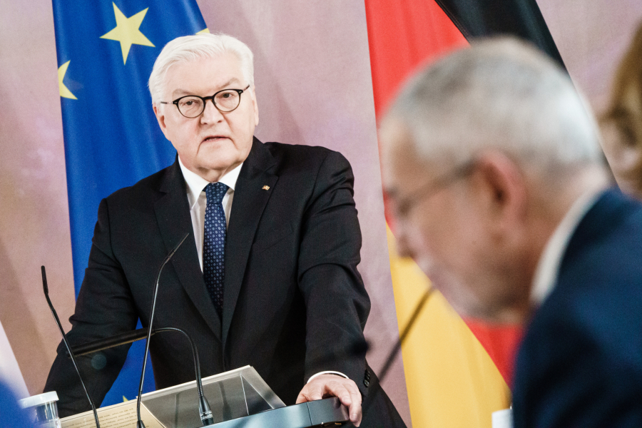 (UKRAJINA UŽIVO) NOVI SNIMAK S RATIŠTA Rusi napravili zasedu, neutralisali čitav odred protivnika (FOTO/VIDEO)